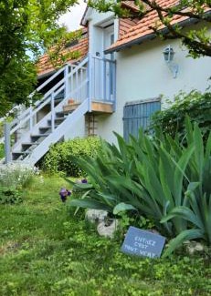 Mayet Appartement | Le Petit Lavoir - Joli studio à Mayet