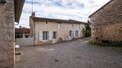 Civaux Maison | Le Petit Mona Althéa