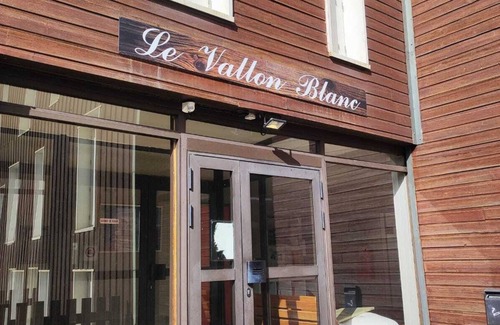 Guzet Neige Appartement | Le Petit Nid rouge et sa vue sur les Montagnes 🌹, Le petit Nid Rouge