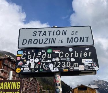 Station de Drouzin le Mont Appartement | Le pied des pistes, studio 5 pers, balcon sud est, vue sur les montagnes