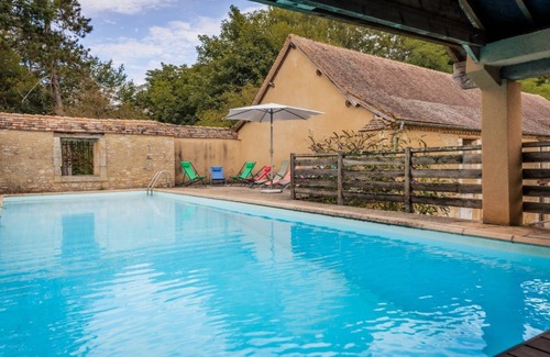 Mayac Maison | Le Pigeonnier – Characterful House with Garden and Shared Pool in Dordogne