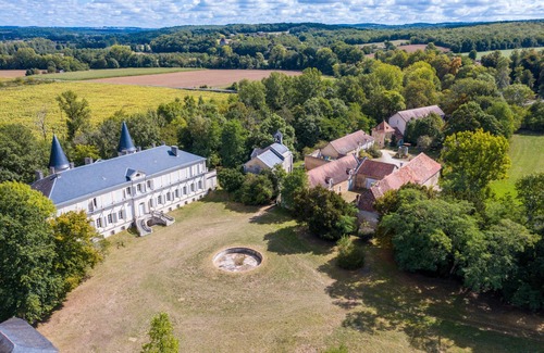 Mayac Maison | Le Pigeonnier – Characterful House with Garden and Shared Pool in Dordogne