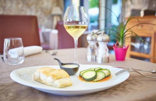 Brullioles Hôtel | Le Place Neuve