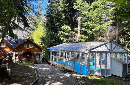 Puerto Manzano Cabine | Le Pommier 3 | Cabañas frente al Lago y con Pileta Climatizada