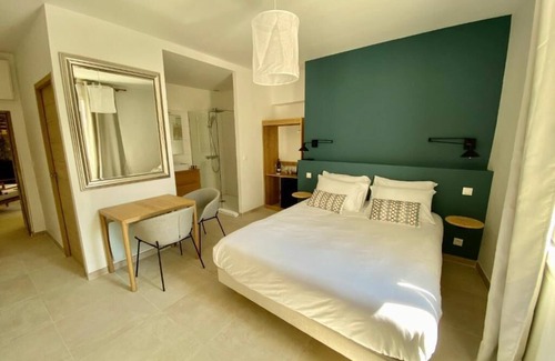 Martignargues Maison | Suite Junior Luxe LE PONT avec Jacuzzi privatif