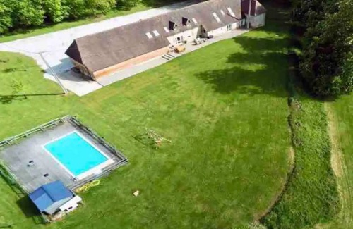 Livarot Maison | Le PRESSOIR DE NEUVILLE EN PLEIN COEUR DU PAYS D'AUGE AVEC PISCINE CHAUFFÉE
