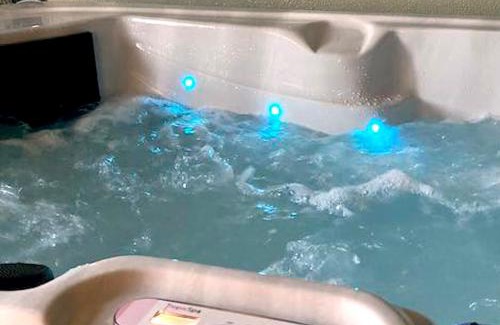 Verfeil Maison | LE PRIEURE - Suites romantiques spa privatif, piscine, jardin, massages proche de Toulouse