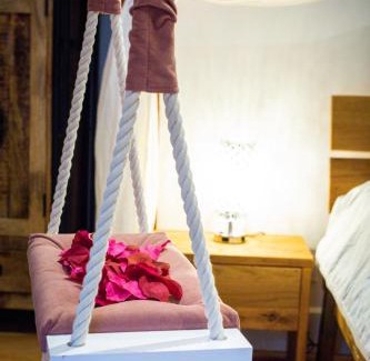 Verfeil Maison | LE PRIEURE - Suites romantiques spa privatif, piscine, jardin, massages proche de Toulouse
