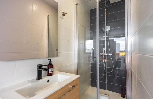 Saint Nicolas - Charles III - Ville vieille - Trois Maisons - Leopold Appartement | Le Prouvé II - Très bel appartement climatisé