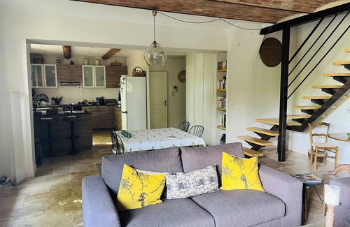 Puyvert Appartement | Le Provençal Duplex piscine jardin le Luberon