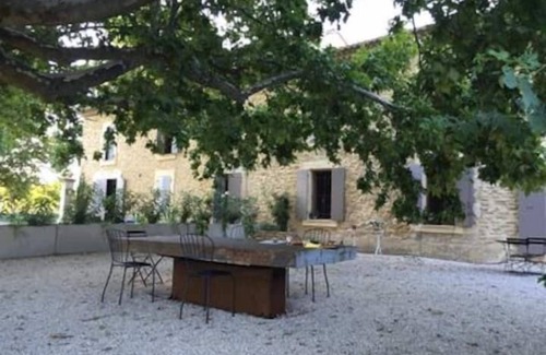 Puyvert Appartement | Le Provençal Duplex piscine jardin le Luberon