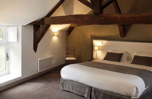 Richelieu Hôtel | Le Puits Doré – Hôtel Restaurant Logis
