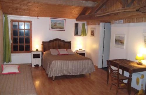 Saint-Mathurin Lit Et Petit-Déjeuner | Le Puy Babin chambres familiales à la ferme