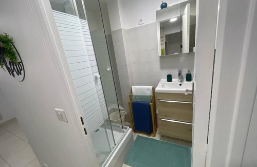 Bobigny Appartement | Le refuge coloré à 15 minutes de Paris