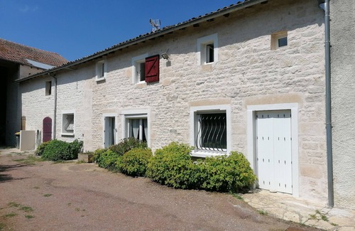 La Creche Maison | Le Relais de Chavagné, gîte 2 chambres pour 4 personnes