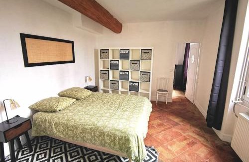 Bretx Maison | Le Relais de Fleyres - Gîte Authentique avec Jardin, Parking et Wifi