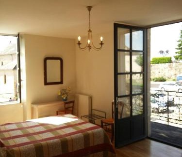Capdenac-Le-Haut Hôtel | Le Relais de la Tour