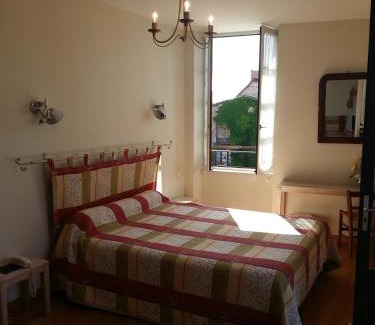 Capdenac-Le-Haut Hôtel | Le Relais de la Tour