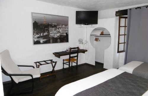 Les Avenieres Hôtel | Le Relais Des Vieilles Postes