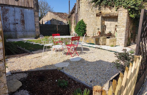 Vouille-les-Marais Cottage | Le relais du Marais avec Spa & paddles