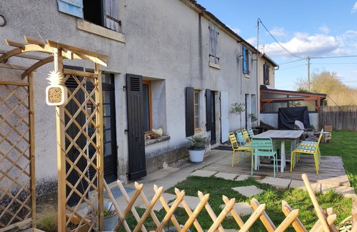 Vouille-les-Marais Cottage | Le relais du Marais avec Spa & paddles