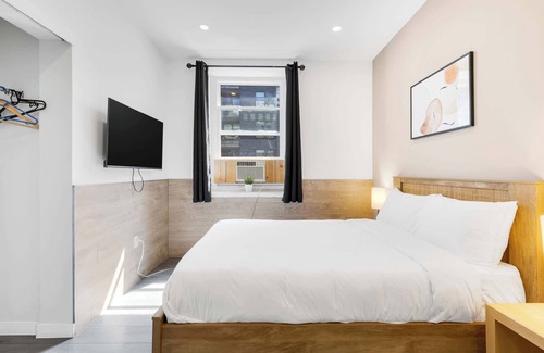 Quartier des Spectacles Hôtel | Charming 1 bedroom Hotel in Montreal- AAA LOCATION
