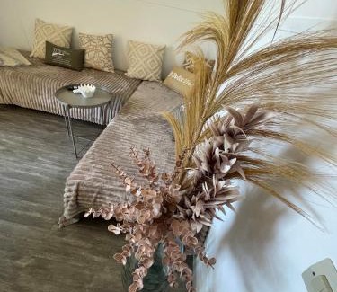 La Celle-sous-Gouzon Appartement | Le Santorin T2 climatisé parking piscine