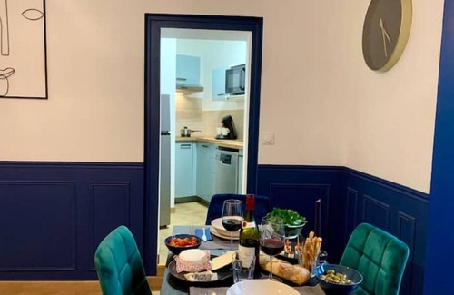 La Gare Appartement | Le Saphir - Appartement Chic à Proximité de la Gare Dans une rue Calme !