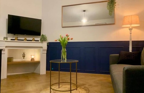 La Gare Appartement | Le Saphir - Appartement Chic à Proximité de la Gare Dans une rue Calme !