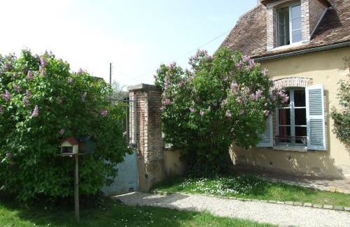 La Villeneuve-au-Chatelot Maison | Le Saule Argenté