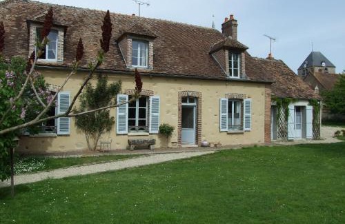 La Villeneuve-au-Chatelot Maison | Le Saule Argenté