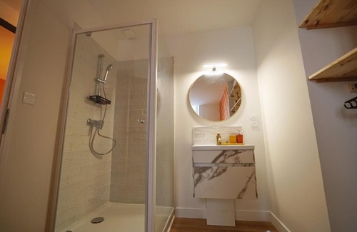Agen Appartement | Le Seventies & Spa Appartement spacieux et athypique, cœur du centre ville