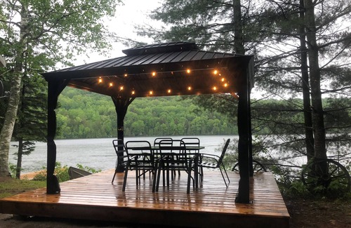 Mauricie Chalet De Ski | Le Shack 144 Magnifique Chalet Rustique, Bord de Leau, Avec spa , Lacboucher