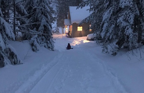 Mauricie Chalet De Ski | Le Shack 144 Magnifique Chalet Rustique, Bord de Leau, Avec spa , Lacboucher