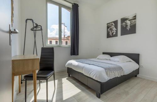 Castelsarrasin Appartement | LE SICRE - T3 confort, centre Castelsarrasin, parking