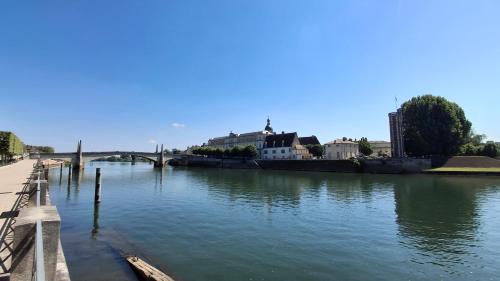 Chalon-sur-Saone Appartement | Le Soleil-Levant centre-ville