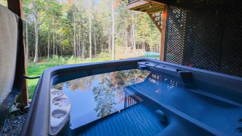 Saint-Faustin-Lac-Carre Appartement | Le Sous-Bois 1322 Billard et Spa