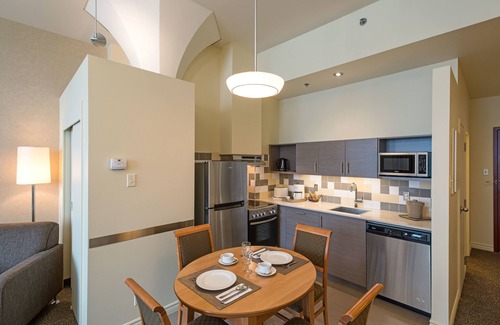 Downtown Montreal Appartement | Le Square Phillips Hotel And Suites