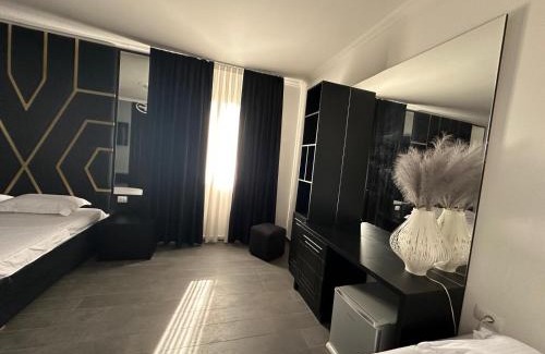 Kamez Maison | Le stanze Della Luna