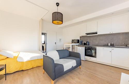 Castelsarrasin Appartement | Le studio Sicre proche commdités parking facile