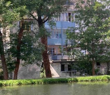 Arreau Appartement | Le « studio sur la Neste » dans le centre d’Arreau