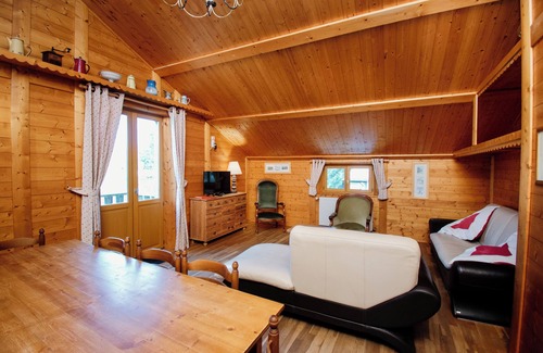 Les Hopitaux-Vieux Appartement | Le Suchet apartment in a 1798 Comtoise farmhouse