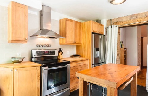 Pointe-Saint-Charles Maison | Le Tierra - Private Parking & Huge Backyard
