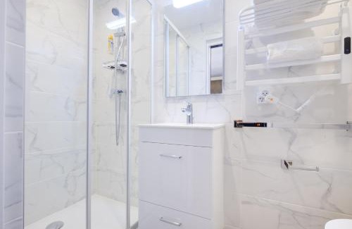 La Turbie Appartement | Le Turbiasque - apt climatisé - 500m de la plage