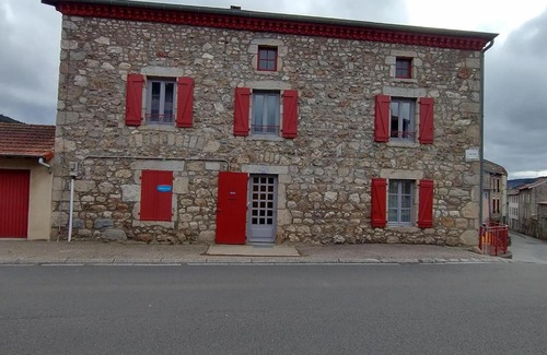 Saint-Antheme Maison | Le Val Danse - Maison de caractère de 1870 - Rénovée en 2020