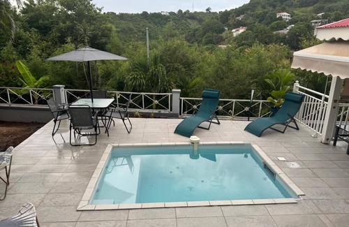 Vieux-Habitants Maison | LE VAL DE LYS maison -piscine privée et jacuzzi