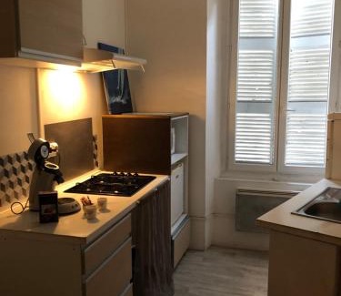 Aurillac Appartement | Le Victor HUGO 1G et sa pizza offerte