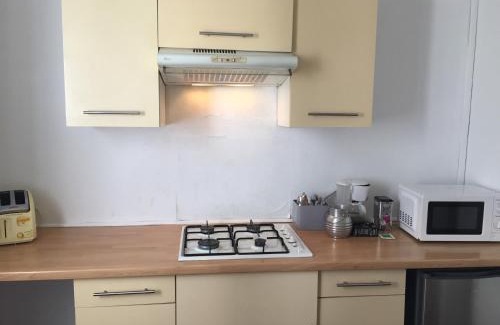 Aurillac Appartement | Le Victor Hugo 2 D et sa pizza offerte