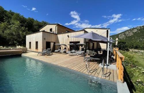 Torsiac Lit Et Petit-Déjeuner | Le Volcan des Sens, chambres d'hotes de luxe et SPA privatif