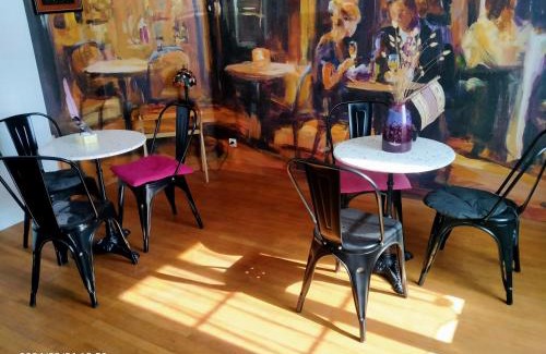Menil Maison | Le voyage chez pascale et yanis